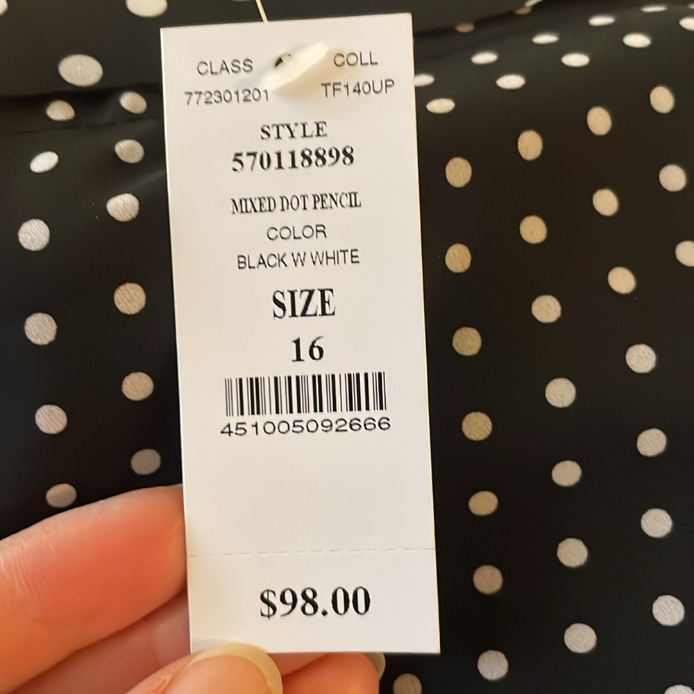 White House Black Market NWT skirt! Cute and flattering fit! - Picture 7 of 9